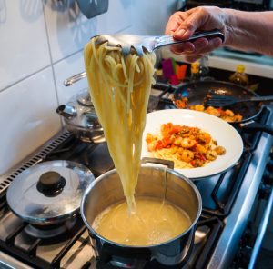 Spaghetti-Nachschlag, Foto: Rainer Sturm / Pixelio.de