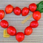 Tomatenherz mit Spaghettipfeil